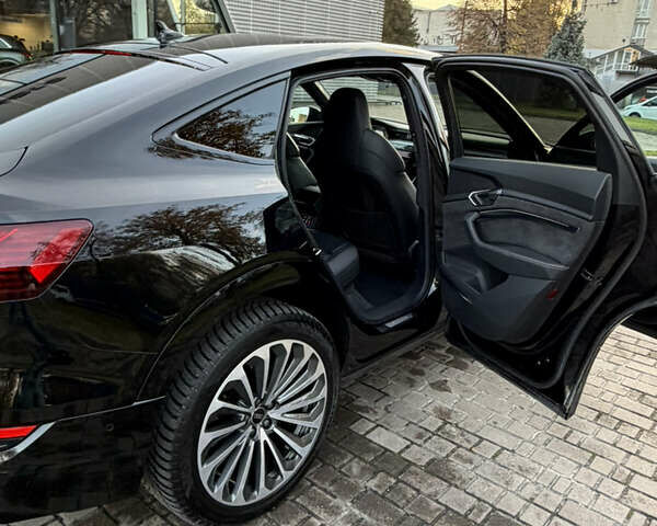 Черный Ауди E-Tron, объемом двигателя 0 л и пробегом 71 тыс. км за 38470 $, фото 21 на Automoto.ua