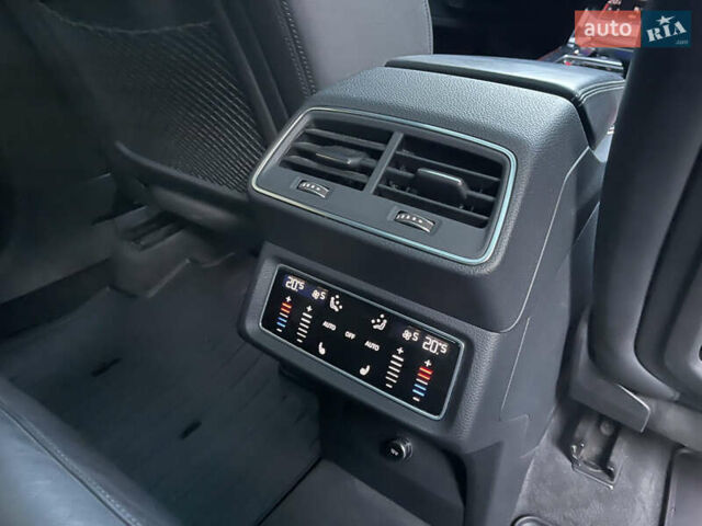 Чорний Ауді E-Tron, об'ємом двигуна 0 л та пробігом 79 тис. км за 44200 $, фото 34 на Automoto.ua