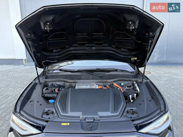 Чорний Ауді E-Tron, об'ємом двигуна 0 л та пробігом 95 тис. км за 36599 $, фото 83 на Automoto.ua