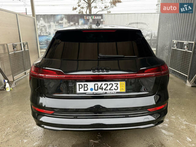 Черный Ауди E-Tron, объемом двигателя 0 л и пробегом 150 тыс. км за 27500 $, фото 9 на Automoto.ua