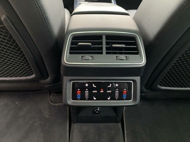 Чорний Ауді E-Tron, об'ємом двигуна 0 л та пробігом 81 тис. км за 36500 $, фото 24 на Automoto.ua