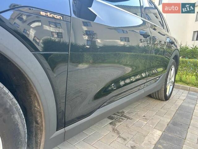 Черный Ауди E-Tron, объемом двигателя 0 л и пробегом 30 тыс. км за 41000 $, фото 7 на Automoto.ua