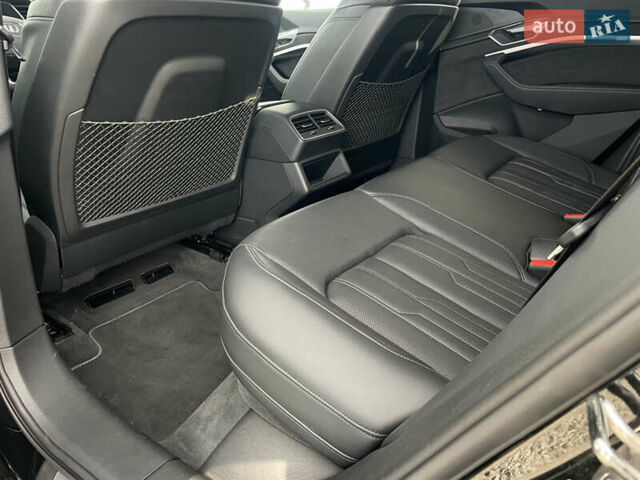 Чорний Ауді E-Tron, об'ємом двигуна 0 л та пробігом 70 тис. км за 39999 $, фото 63 на Automoto.ua