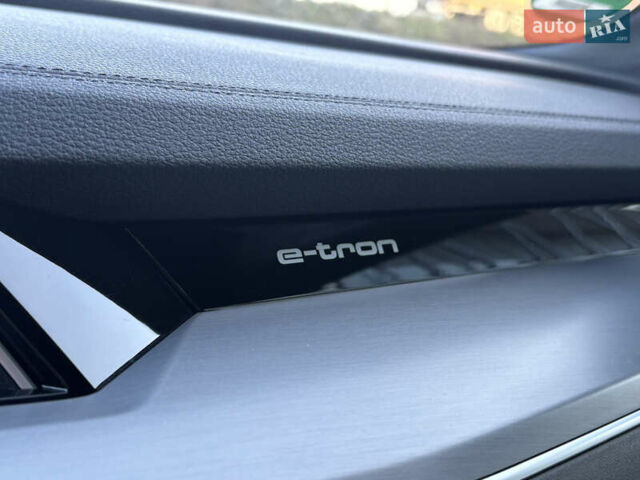 Чорний Ауді E-Tron, об'ємом двигуна 0 л та пробігом 95 тис. км за 36599 $, фото 101 на Automoto.ua