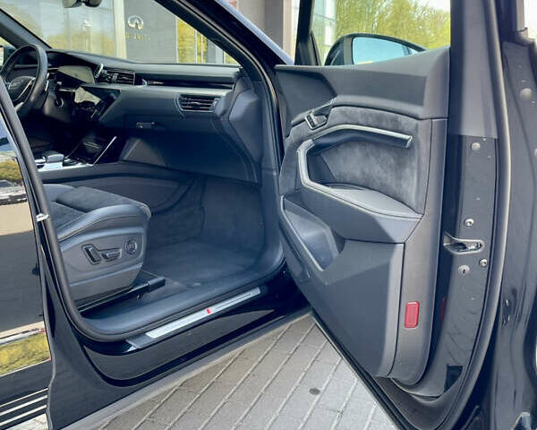 Черный Ауди E-Tron, объемом двигателя 0 л и пробегом 33 тыс. км за 53450 $, фото 15 на Automoto.ua