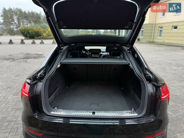 Чорний Ауді E-Tron, об'ємом двигуна 0 л та пробігом 54 тис. км за 37990 $, фото 33 на Automoto.ua