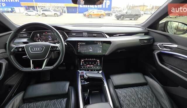 Черный Ауди E-Tron, объемом двигателя 0 л и пробегом 54 тыс. км за 43500 $, фото 75 на Automoto.ua