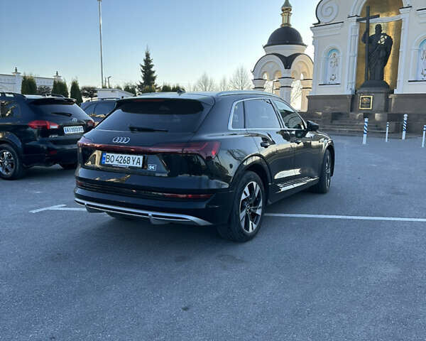 Черный Ауди E-Tron, объемом двигателя 0 л и пробегом 120 тыс. км за 32555 $, фото 22 на Automoto.ua