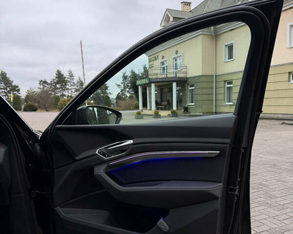 Чорний Ауді E-Tron, об'ємом двигуна 0 л та пробігом 54 тис. км за 37990 $, фото 40 на Automoto.ua