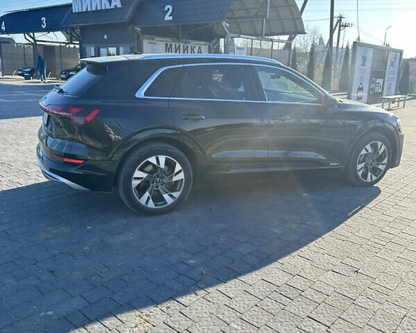 Черный Ауди E-Tron, объемом двигателя 0 л и пробегом 120 тыс. км за 32555 $, фото 38 на Automoto.ua