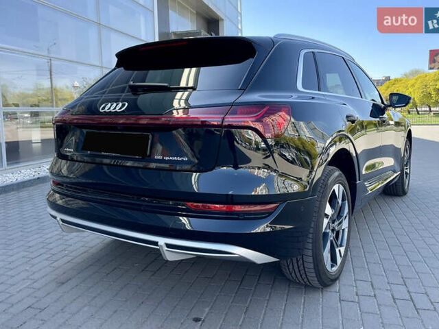 Черный Ауди E-Tron, объемом двигателя 0 л и пробегом 33 тыс. км за 53450 $, фото 6 на Automoto.ua
