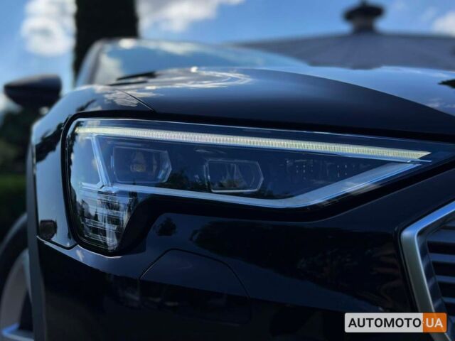 Черный Ауди E-Tron, объемом двигателя 71 л и пробегом 23 тыс. км за 30500 $, фото 9 на Automoto.ua