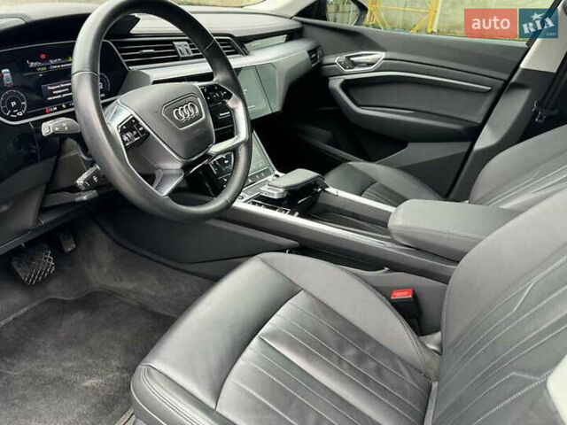 Черный Ауди E-Tron, объемом двигателя 0 л и пробегом 78 тыс. км за 22000 $, фото 10 на Automoto.ua