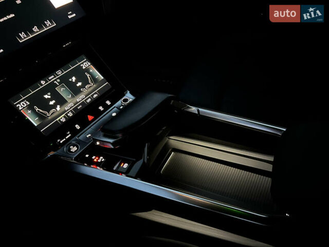 Чорний Ауді E-Tron, об'ємом двигуна 0 л та пробігом 187 тис. км за 23300 $, фото 57 на Automoto.ua