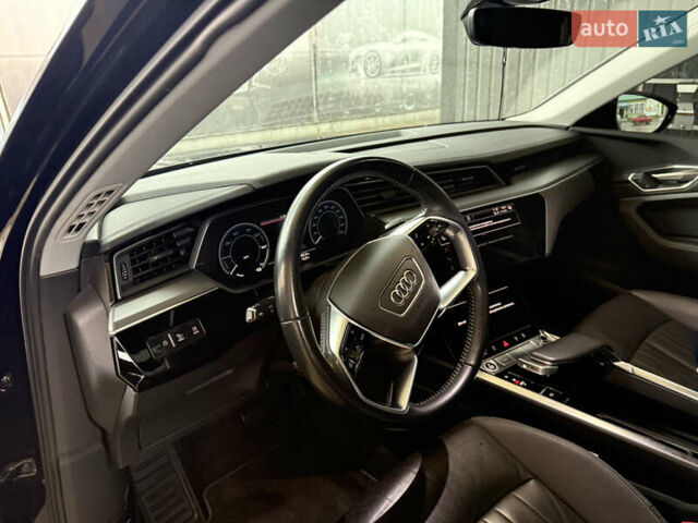 Черный Ауди E-Tron, объемом двигателя 0 л и пробегом 150 тыс. км за 27500 $, фото 39 на Automoto.ua