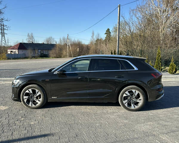 Черный Ауди E-Tron, объемом двигателя 0 л и пробегом 120 тыс. км за 32555 $, фото 35 на Automoto.ua