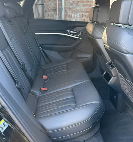 Черный Ауди E-Tron, объемом двигателя 0 л и пробегом 50 тыс. км за 44000 $, фото 23 на Automoto.ua