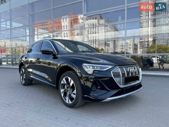 Черный Ауди E-Tron, объемом двигателя 0 л и пробегом 33 тыс. км за 53450 $, фото 2 на Automoto.ua