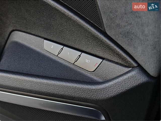 Чорний Ауді E-Tron, об'ємом двигуна 0 л та пробігом 34 тис. км за 49499 $, фото 29 на Automoto.ua