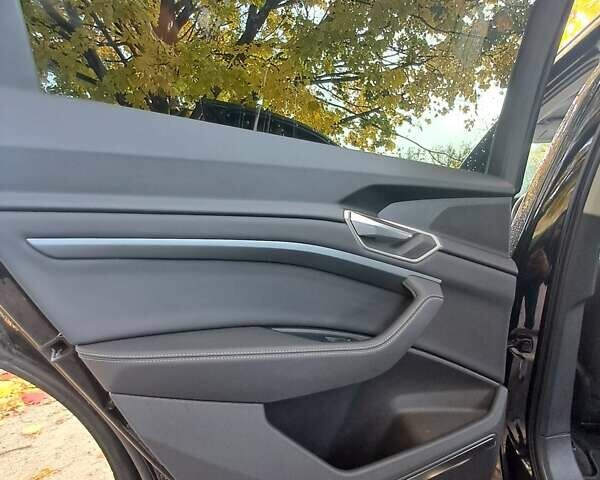 Черный Ауди E-Tron, объемом двигателя 0 л и пробегом 200 тыс. км за 27500 $, фото 32 на Automoto.ua