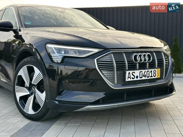 Черный Ауди E-Tron, объемом двигателя 0 л и пробегом 40 тыс. км за 26900 $, фото 3 на Automoto.ua