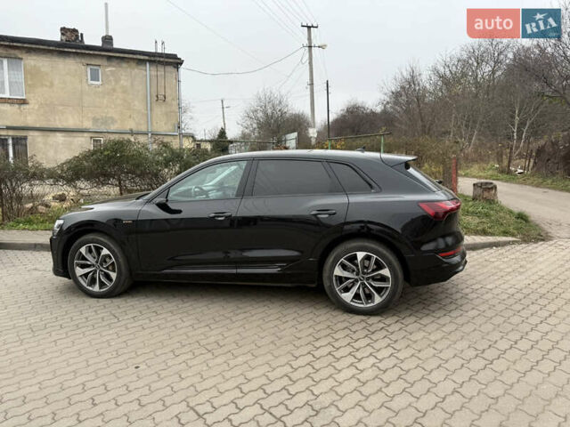 Чорний Ауді E-Tron, об'ємом двигуна 0 л та пробігом 87 тис. км за 39500 $, фото 3 на Automoto.ua