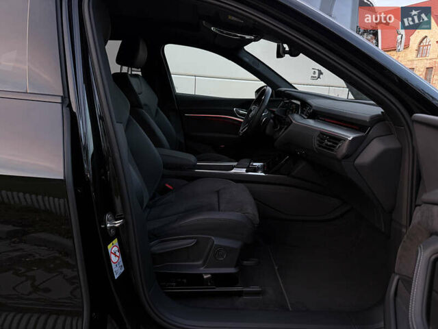 Чорний Ауді E-Tron, об'ємом двигуна 0 л та пробігом 58 тис. км за 41900 $, фото 43 на Automoto.ua