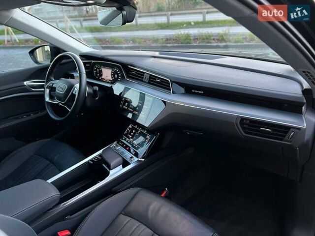 Чорний Ауді E-Tron, об'ємом двигуна 0 л та пробігом 130 тис. км за 27900 $, фото 26 на Automoto.ua