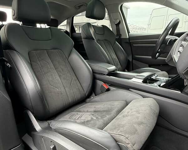 Чорний Ауді E-Tron, об'ємом двигуна 0 л та пробігом 148 тис. км за 31500 $, фото 32 на Automoto.ua