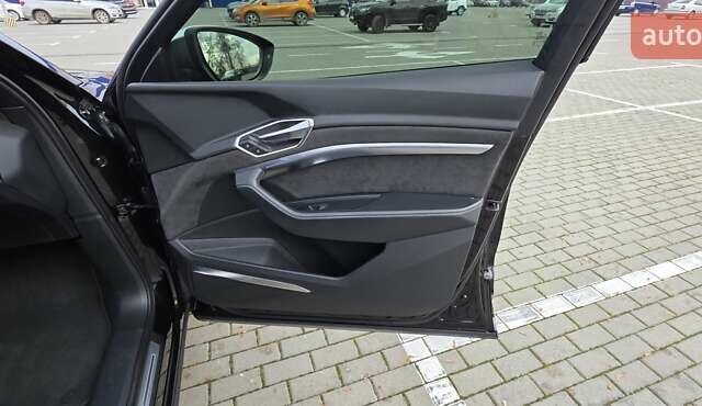 Черный Ауди E-Tron, объемом двигателя 0 л и пробегом 54 тыс. км за 43500 $, фото 90 на Automoto.ua