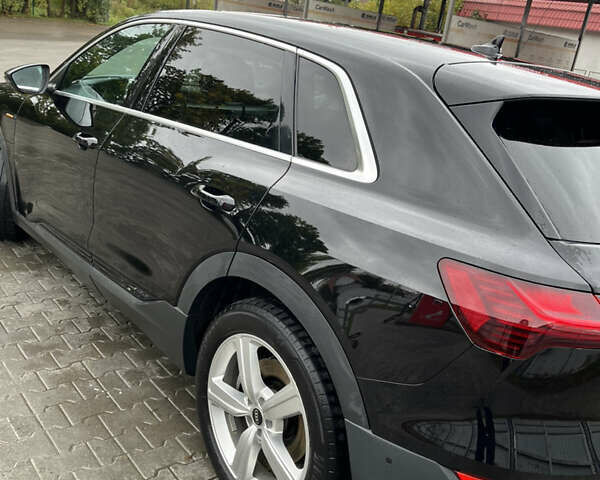 Черный Ауди E-Tron, объемом двигателя 0 л и пробегом 96 тыс. км за 34500 $, фото 3 на Automoto.ua