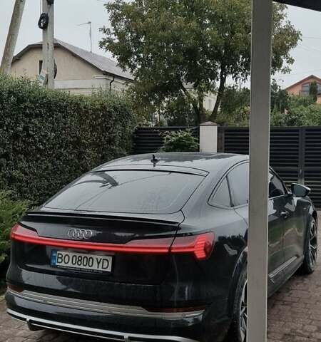 Чорний Ауді E-Tron, об'ємом двигуна 0 л та пробігом 80 тис. км за 40950 $, фото 5 на Automoto.ua