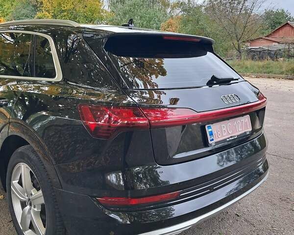 Черный Ауди E-Tron, объемом двигателя 0 л и пробегом 200 тыс. км за 27500 $, фото 15 на Automoto.ua
