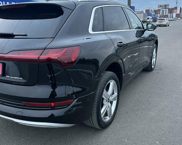 Черный Ауди E-Tron, объемом двигателя 0 л и пробегом 118 тыс. км за 28900 $, фото 9 на Automoto.ua