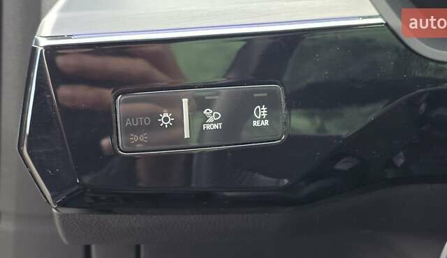 Черный Ауди E-Tron, объемом двигателя 0 л и пробегом 54 тыс. км за 43500 $, фото 95 на Automoto.ua