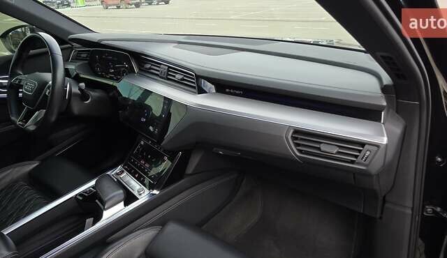 Черный Ауди E-Tron, объемом двигателя 0 л и пробегом 54 тыс. км за 43500 $, фото 87 на Automoto.ua