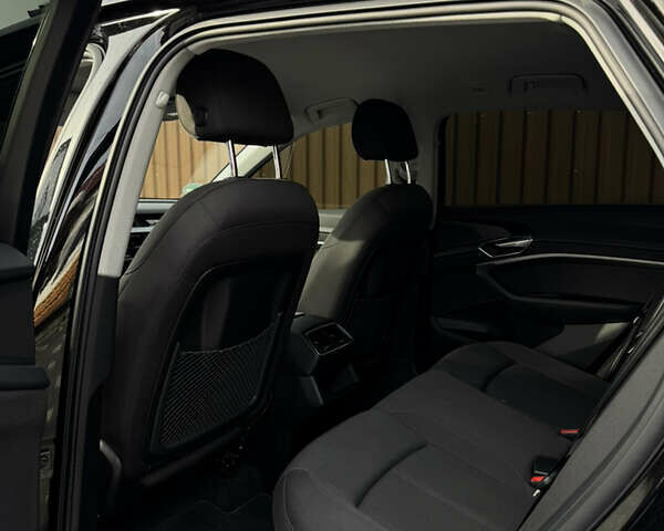 Черный Ауди E-Tron, объемом двигателя 0 л и пробегом 79 тыс. км за 26000 $, фото 32 на Automoto.ua