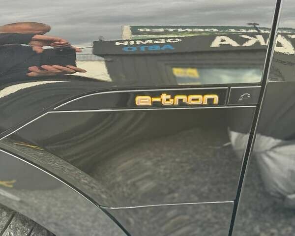 Чорний Ауді E-Tron, об'ємом двигуна 0 л та пробігом 34 тис. км за 28999 $, фото 8 на Automoto.ua