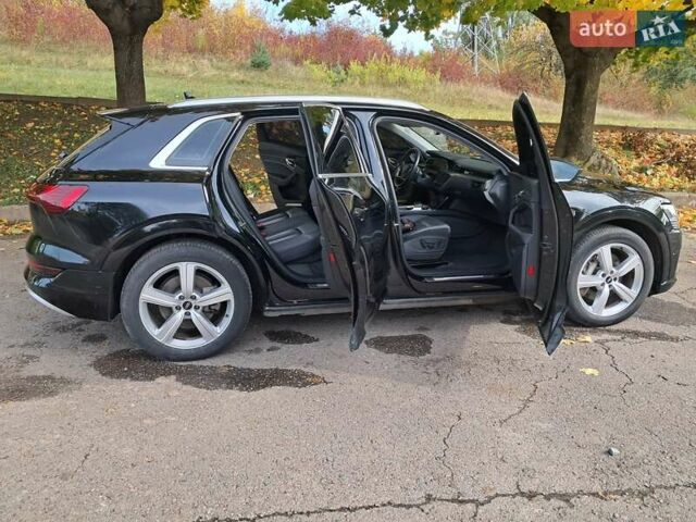 Черный Ауди E-Tron, объемом двигателя 0 л и пробегом 200 тыс. км за 27500 $, фото 19 на Automoto.ua