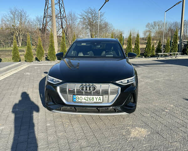 Черный Ауди E-Tron, объемом двигателя 0 л и пробегом 120 тыс. км за 32555 $, фото 41 на Automoto.ua