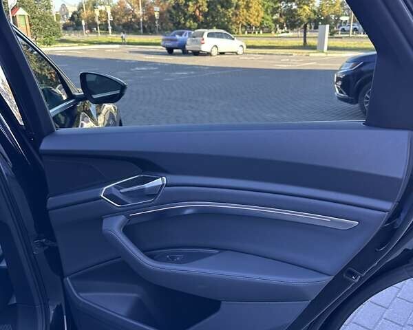 Черный Ауди E-Tron, объемом двигателя 0 л и пробегом 33 тыс. км за 31500 $, фото 29 на Automoto.ua