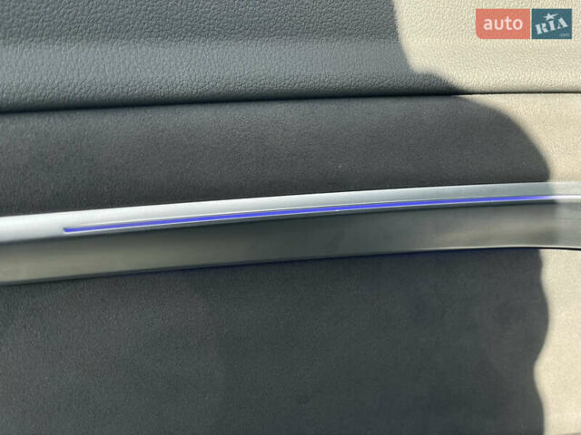 Чорний Ауді E-Tron, об'ємом двигуна 0 л та пробігом 70 тис. км за 39999 $, фото 48 на Automoto.ua