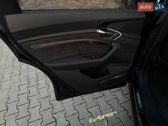 Чорний Ауді E-Tron, об'ємом двигуна 0 л та пробігом 58 тис. км за 39999 $, фото 56 на Automoto.ua