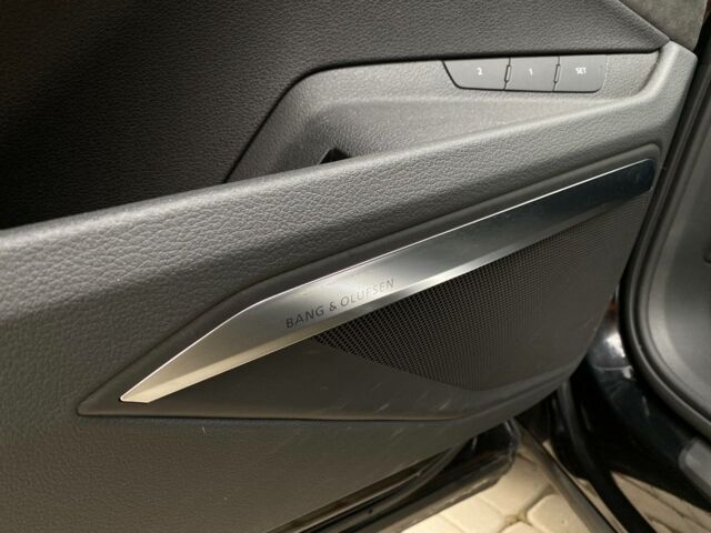 Чорний Ауді E-Tron, об'ємом двигуна 0 л та пробігом 81 тис. км за 36500 $, фото 12 на Automoto.ua