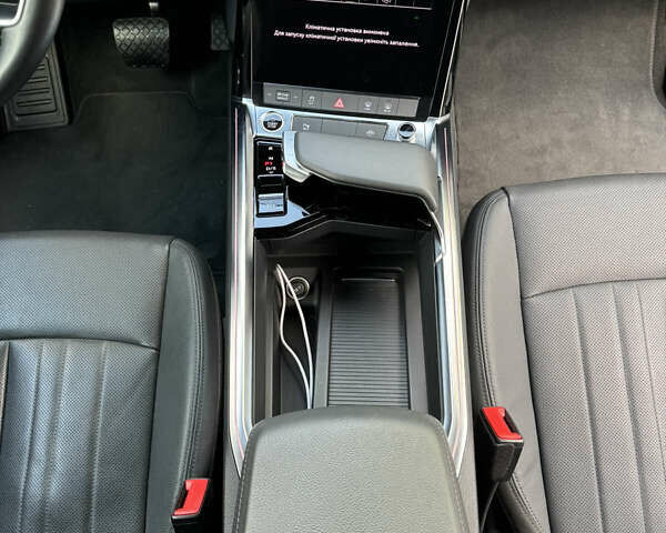 Черный Ауди E-Tron, объемом двигателя 0 л и пробегом 23 тыс. км за 35900 $, фото 7 на Automoto.ua