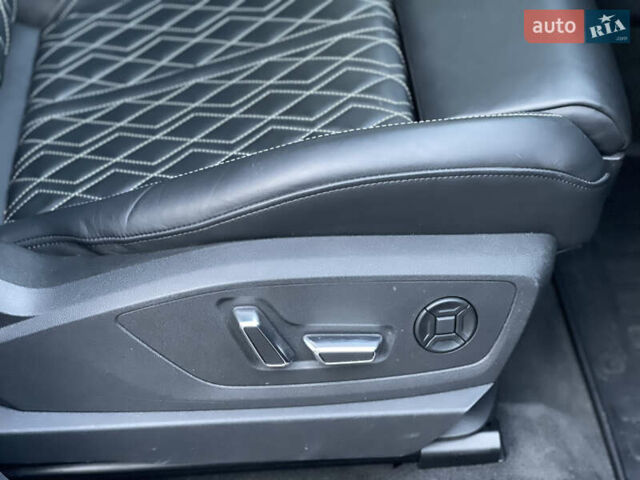 Чорний Ауді E-Tron, об'ємом двигуна 0 л та пробігом 79 тис. км за 44200 $, фото 36 на Automoto.ua