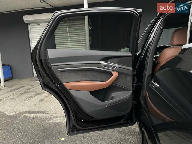 Черный Ауди E-Tron, объемом двигателя 0 л и пробегом 66 тыс. км за 41900 $, фото 41 на Automoto.ua