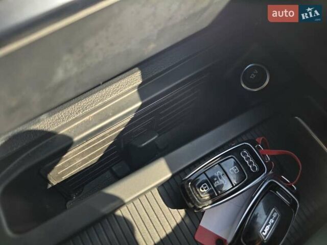 Чорний Ауді E-Tron, об'ємом двигуна 0 л та пробігом 73 тис. км за 37499 $, фото 63 на Automoto.ua