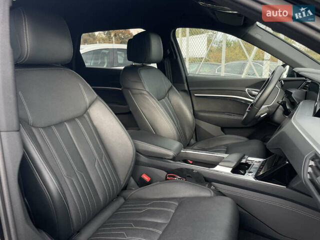 Чорний Ауді E-Tron, об'ємом двигуна 0 л та пробігом 70 тис. км за 39999 $, фото 18 на Automoto.ua