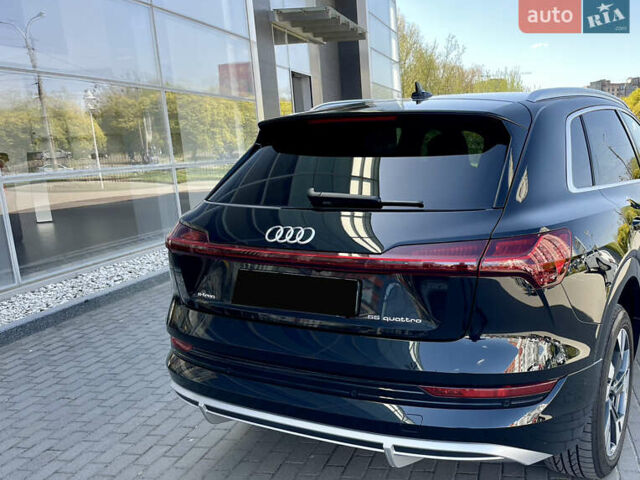 Черный Ауди E-Tron, объемом двигателя 0 л и пробегом 33 тыс. км за 53450 $, фото 3 на Automoto.ua